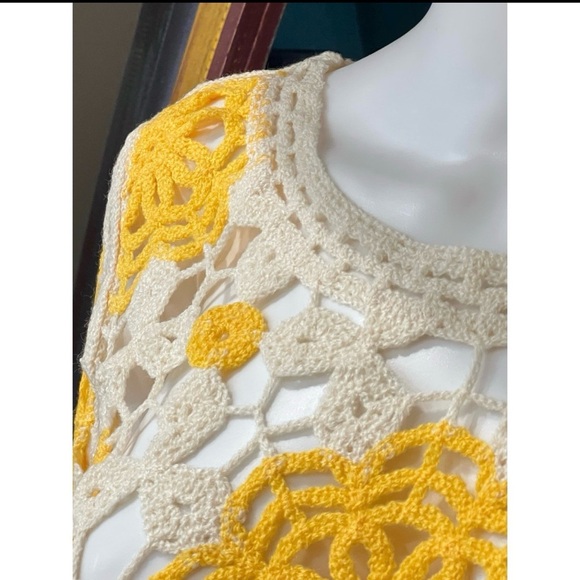 AVAILABLE cream and yellow sheer crochet top ONE SIZE - Picture 5 of 6